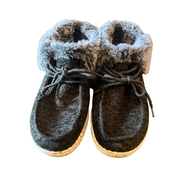 Hey Dude fur booties - Picture 3 of 4